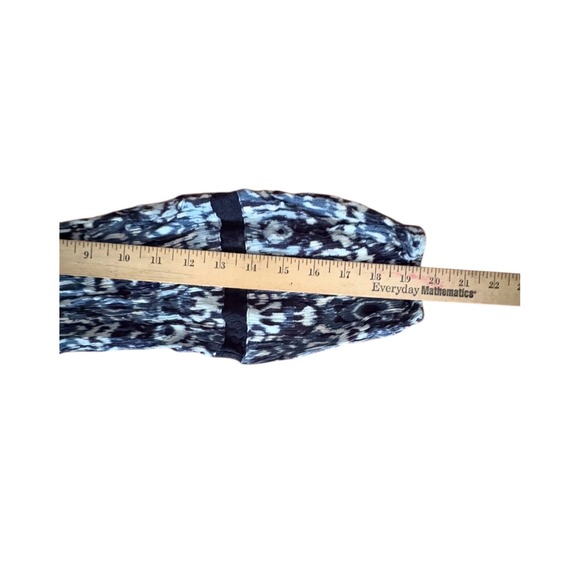 Lane Bryant Blue Ikat Print Rayon Blouse V-Neck Button Front Top Plus Size 18/20 - Picture 3 of 7